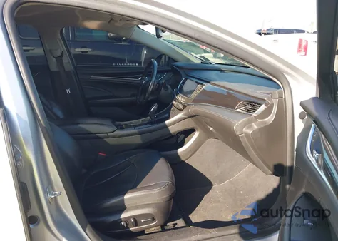 2018 Buick Lacrosse Essence z USA, uszkodzony, nr VIN 1G4ZP5SZ3JU135460